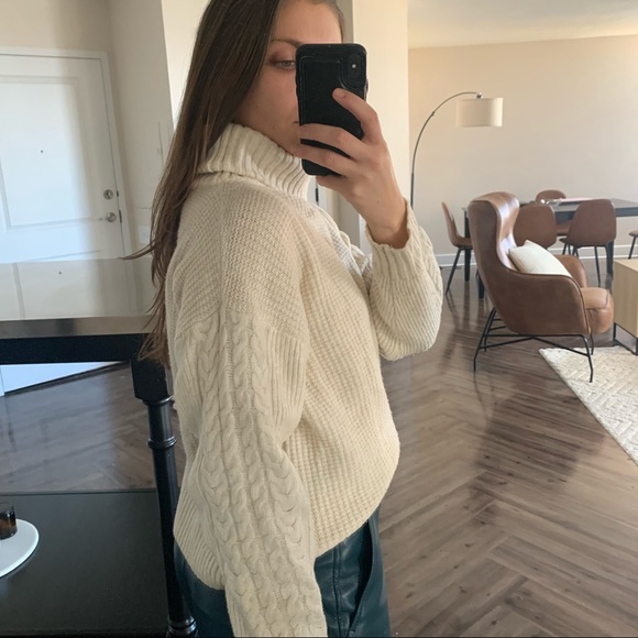 Something Navy Cream Turtleneck - Picture 3 of 7